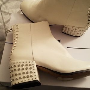 Women's Dolce Vita Mazey Booties